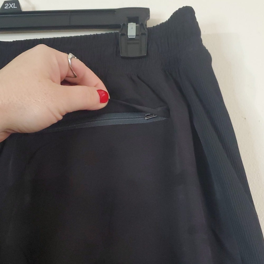 Athleta Brooklyn Lined Black Camo Joggers Size 14 - Picture 9 of 16